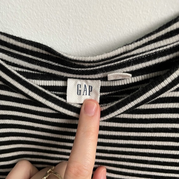 3/$15 B&W striped shirt - Picture 4 of 4